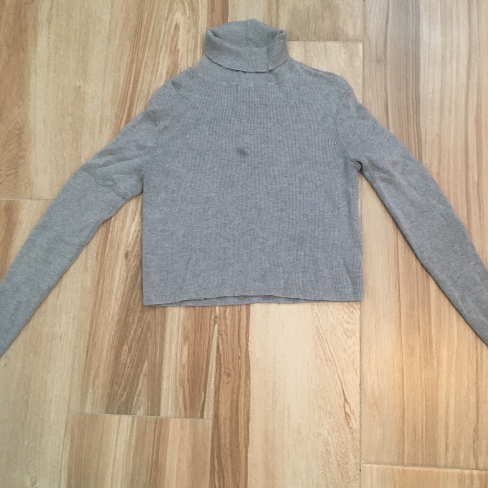 Kendal and Kylie Grey Cropped Turtleneck
